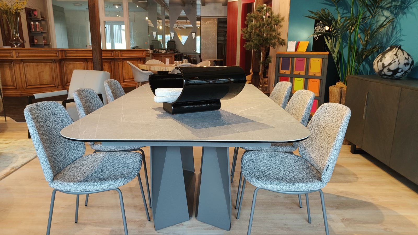 table mobliberica chez Meubles Haag à Haguenau
